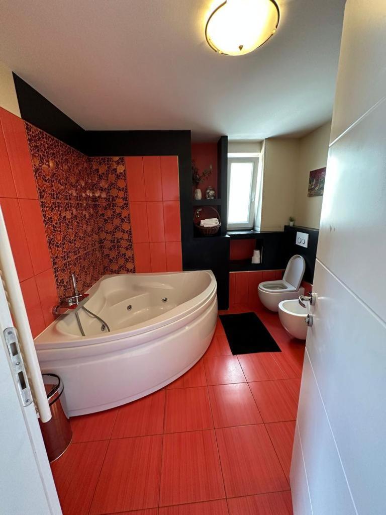 Jacuzzi Apartment - Center زغرب المظهر الخارجي الصورة